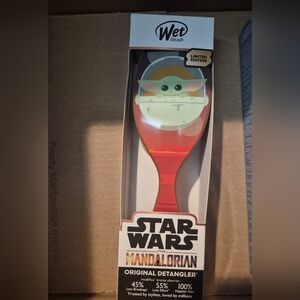 Wet Brush Star Wars Mandalorian Detangler- NIB